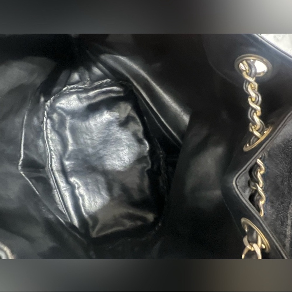 Chanel 1980’s Large Gabrielle Matelasse Aged Leather Hobo Drawstring Bucket Bag - Picture 9 of 14